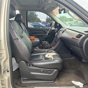 2014 Cadillac ESCALADE LUXURY 缩略图 32