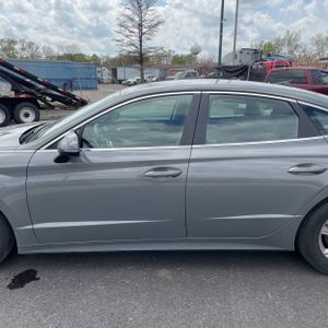 HYUNDAI SONATA SE - 4