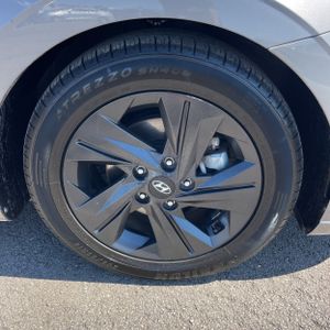 2021 Hyundai ELANTRA SEL — миниатюра 20