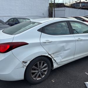 HYUNDAI ELANTRA SE - 9