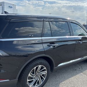 LINCOLN AVIATOR LIVERY - 9