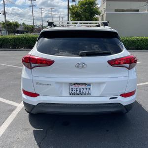 HYUNDAI TUCSON SEL - 7