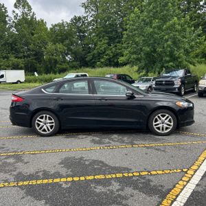 صورة 10 لـ 2016 FORD FUSION SE