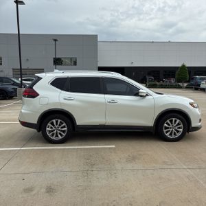 NISSAN ROGUE SV - 10