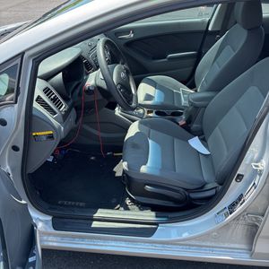 2017 KIA FORTE LX — миниатюра 32