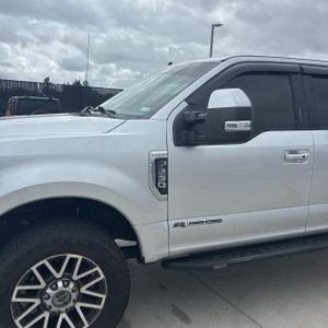 FORD F-250 SUPER DUTY LARIAT - 2
