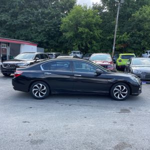 2017 Honda ACCORD EX-L — фото 10