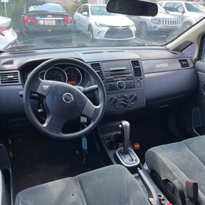 2011 Nissan VERSA 1.8S thumbnail 35