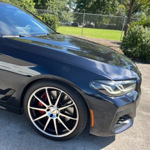 صورة 13 لـ 2023 BMW M550 I XDRIVE