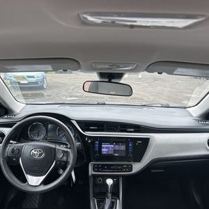 2017 Toyota COROLLA LE thumbnail 36