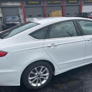 FORD FUSION SE - 9