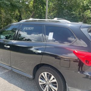 2017 Nissan PATHFINDER SV — фото 6