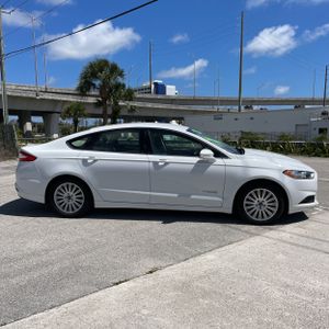 FORD FUSION HYBRID SE - 10