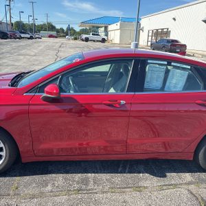 FORD FUSION SE - 4