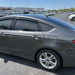 FORD FUSION SE - 6