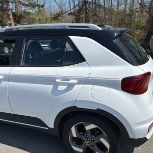 HYUNDAI VENUE LIMITED - 6