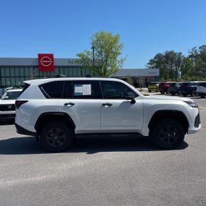 LEXUS LX 700H OVERTRAIL - 10