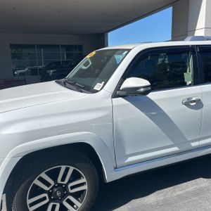 TOYOTA 4RUNNER - 2