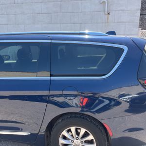 2018 Chrysler PACIFICA TOURING L — фото 6