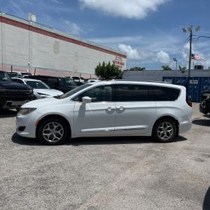 صورة 3 لـ 2017 Chrysler PACIFICA TOURING-L PLUS