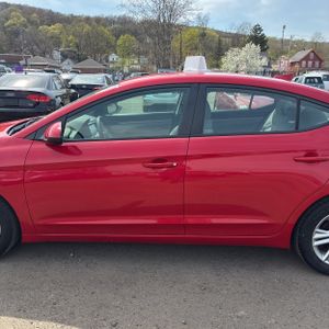 HYUNDAI ELANTRA SEL - 4