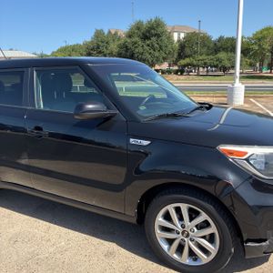 2019 KIA SOUL + thumbnail 13