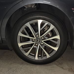 صورة مصغرة 14 لـ 2023 Lexus ES 350 BASE