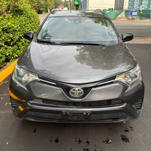 صورة 12 لـ 2017 Toyota RAV4 LE