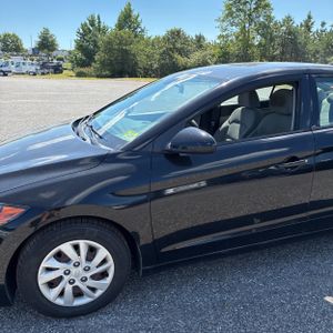 صورة 2 لـ 2017 Hyundai ELANTRA SE