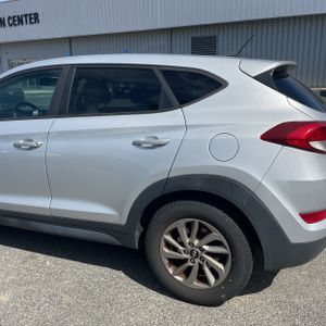 HYUNDAI TUCSON SE - 6