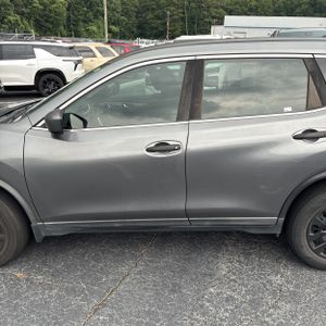 2016 Nissan ROGUE S — фото 4