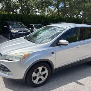 FORD ESCAPE SE - 2