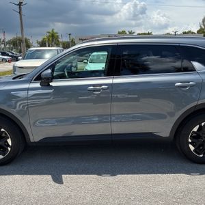 2025 KIA SORENTO S 照片 4