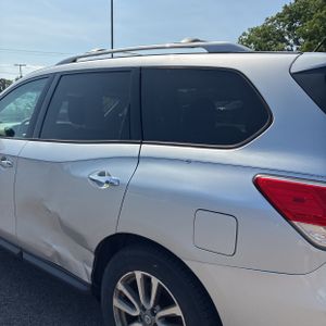 2014 Nissan PATHFINDER SV 照片 6