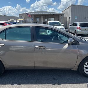 2018 Toyota COROLLA LE — фото 11