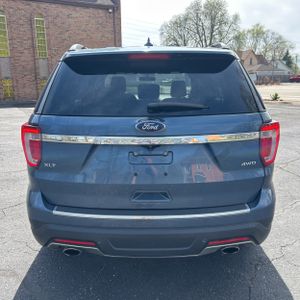 FORD EXPLORER XLT - 7