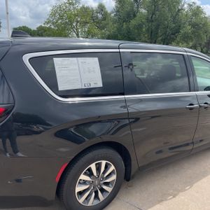 CHRYSLER PACIFICA HYBRID SELECT - 9