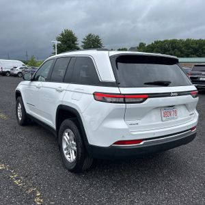 صورة 5 لـ 2023 JEEP GRAND CHEROKEE LAREDO