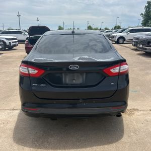 FORD FUSION SE - 7