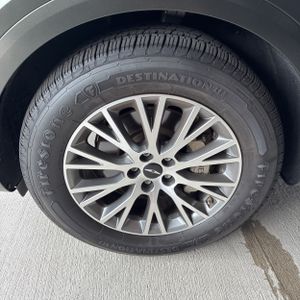 2025 Genesis GV80 2.5T STANDARD — фото 15