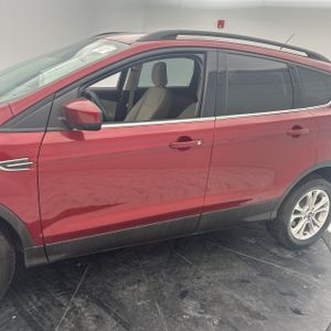 FORD ESCAPE SE - 4