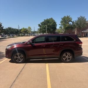 صورة 3 لـ 2019 Toyota HIGHLANDER LE PLUS