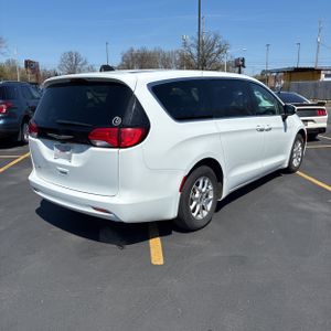 CHRYSLER VOYAGER LX - 8