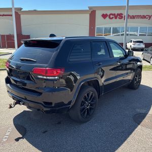 JEEP GRAND CHEROKEE LAREDO X - 8