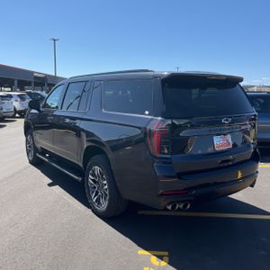 CHEVROLET SUBURBAN Z71 - 5