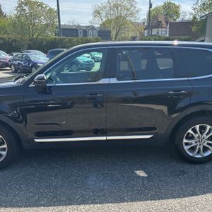 KIA TELLURIDE LX - 4