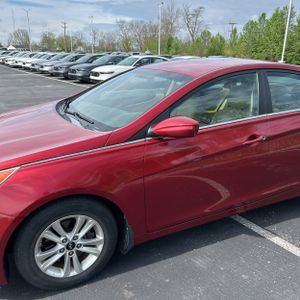 HYUNDAI SONATA GLS - 2