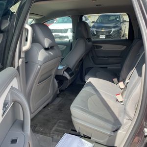 2017 Chevrolet TRAVERSE LS — миниатюра 34