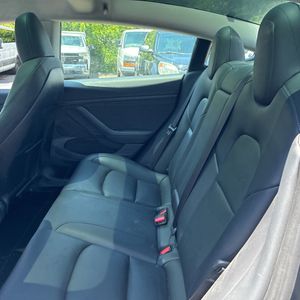 صورة مصغرة 33 لـ 2023 Tesla MODEL 3 BASE