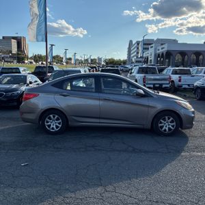 HYUNDAI ACCENT GLS - 10